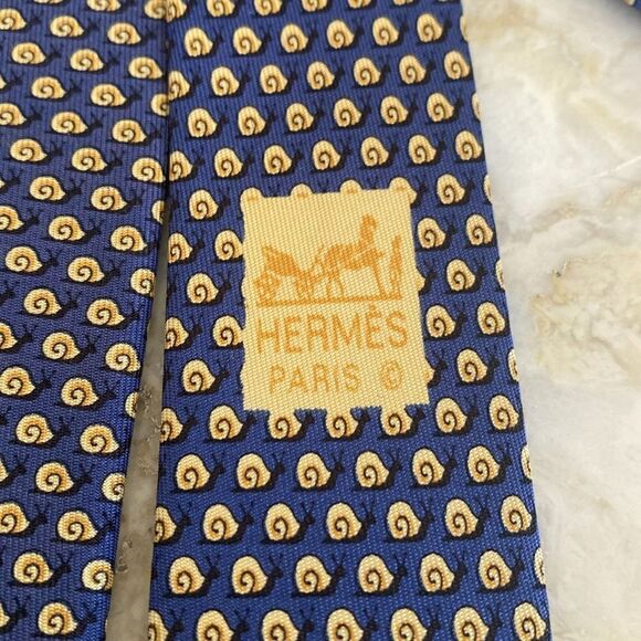 Hermès 100% Silk Tie “Snails” - Picture 8 of 12